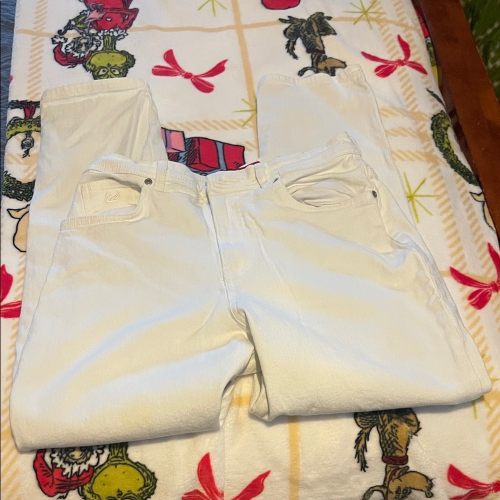 Gloria Vanderbilt Women's Cream Straight Jeans